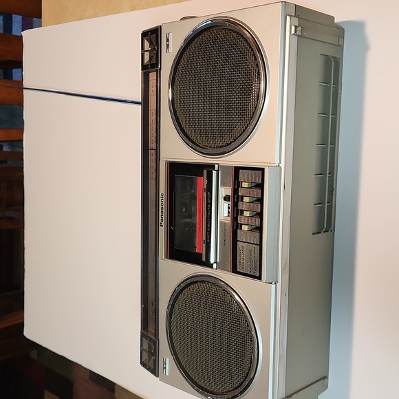 Vintage early '80's Panasonic Model RX-4975 Boombox w/ orig instructions - Picture 4 of 16